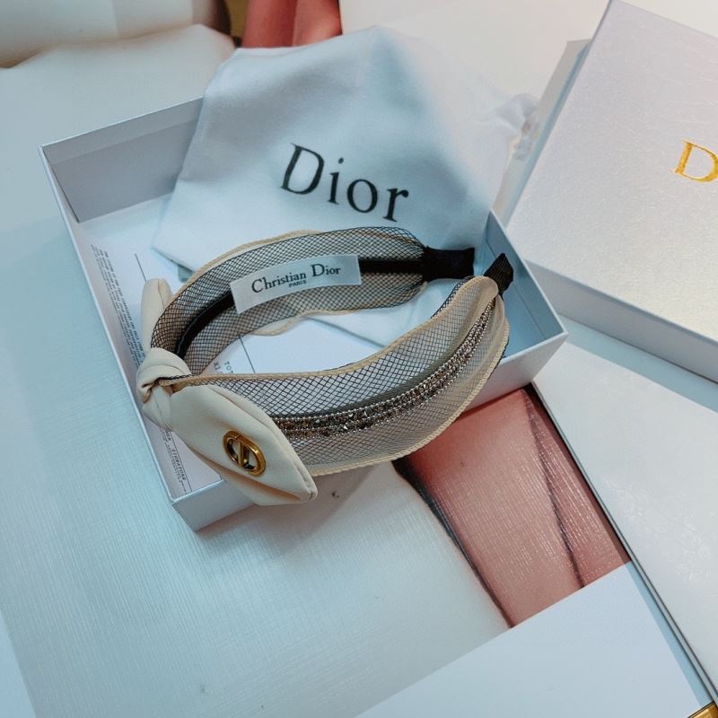 CHRISTIAN DIOR